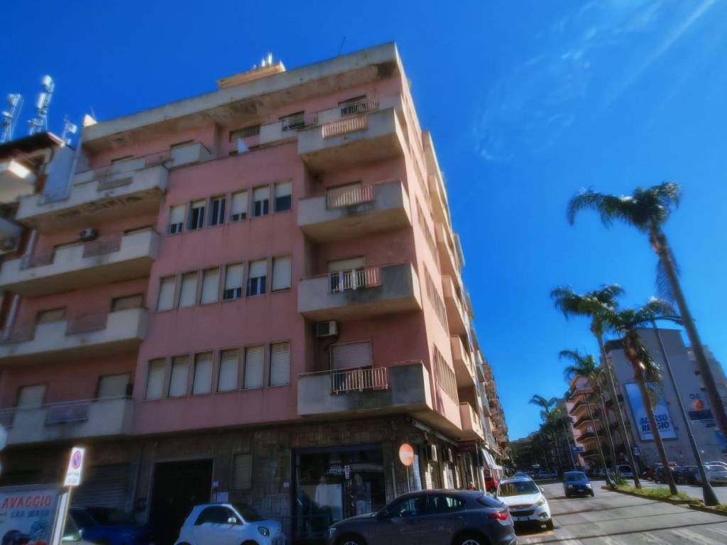 appartamento in vendita a Reggio di Calabria in zona Rione Ferrovieri