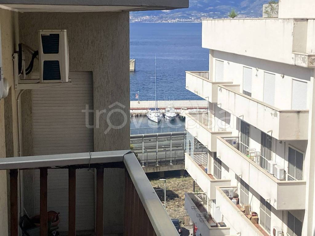 appartamento in vendita a Reggio di Calabria in zona San Brunello