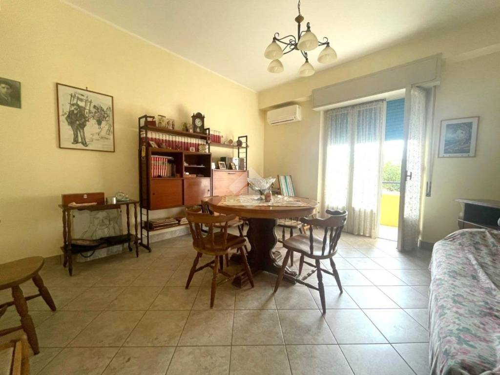 appartamento in vendita a Reggio di Calabria in zona Rione Ferrovieri