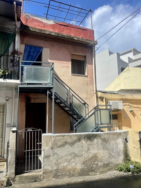 casa indipendente in vendita a Reggio di Calabria in zona Sbarre