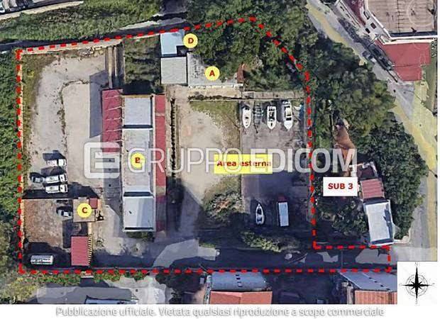negozio in vendita a Reggio di Calabria in zona Archi