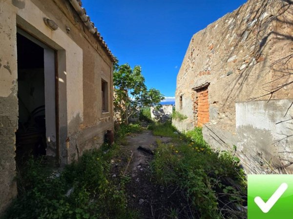 casa indipendente in vendita a Reggio di Calabria in zona Pellaro