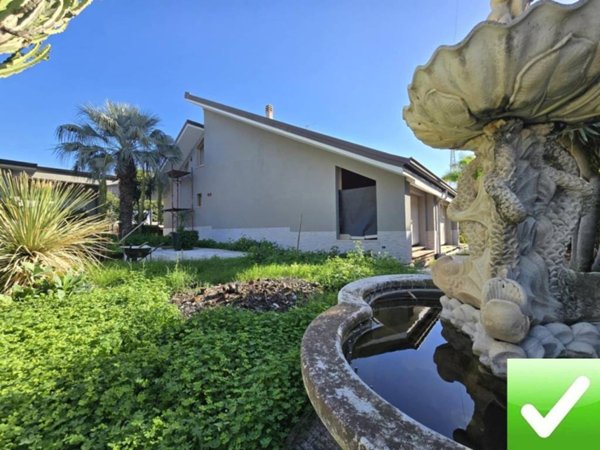 casa indipendente in vendita a Reggio di Calabria in zona Armo