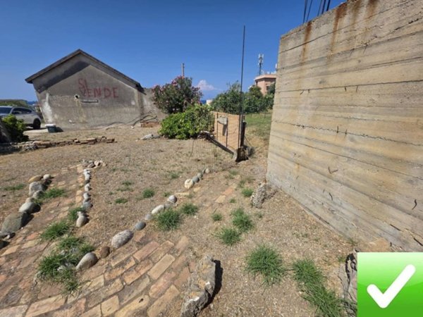 casa indipendente in vendita a Reggio di Calabria in zona Pellaro