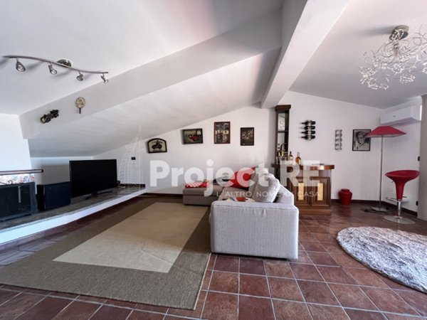 casa semindipendente in vendita a Reggio di Calabria in zona Pentimele