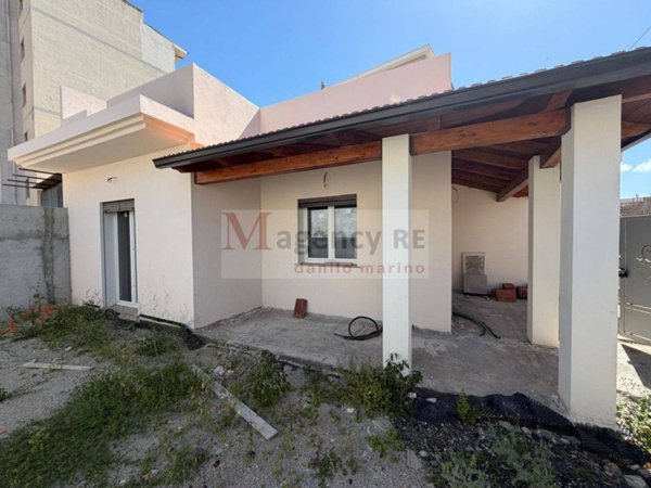 casa indipendente in vendita a Reggio di Calabria in zona San Giorgio