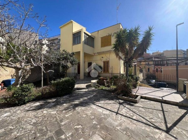 casa indipendente in vendita a Reggio di Calabria in zona Tremulini
