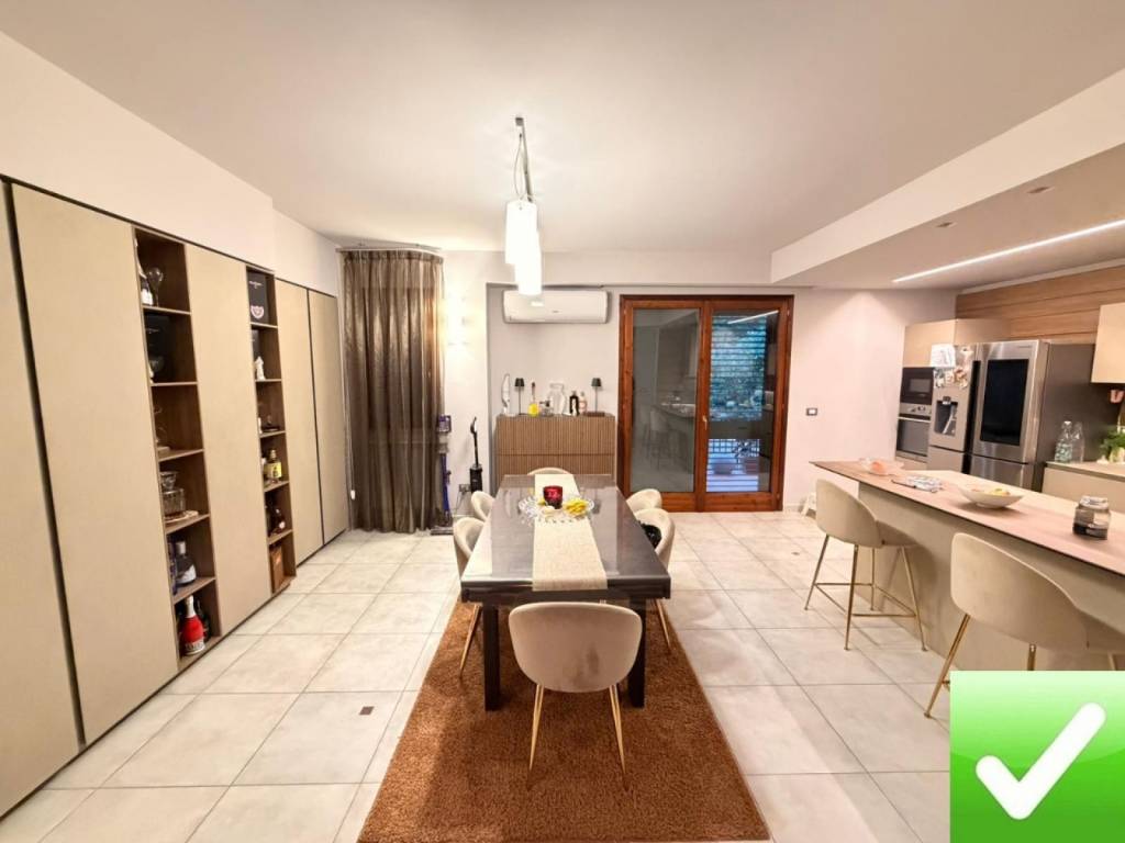 casa indipendente in vendita a Reggio di Calabria in zona Sbarre