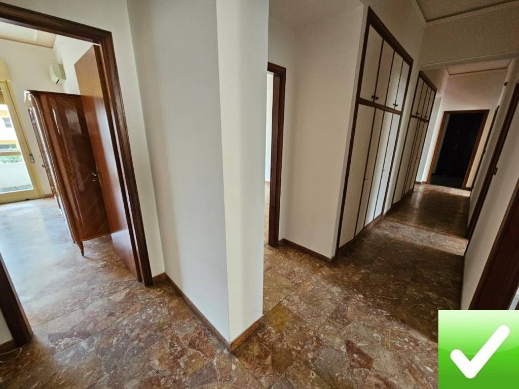appartamento in vendita a Reggio di Calabria in zona Sbarre