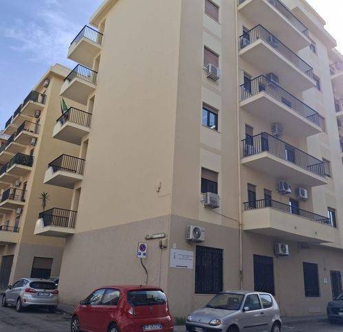 intera palazzina in vendita a Reggio di Calabria in zona Stadio