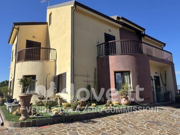 casa indipendente in vendita a Reggio di Calabria in zona Gallina
