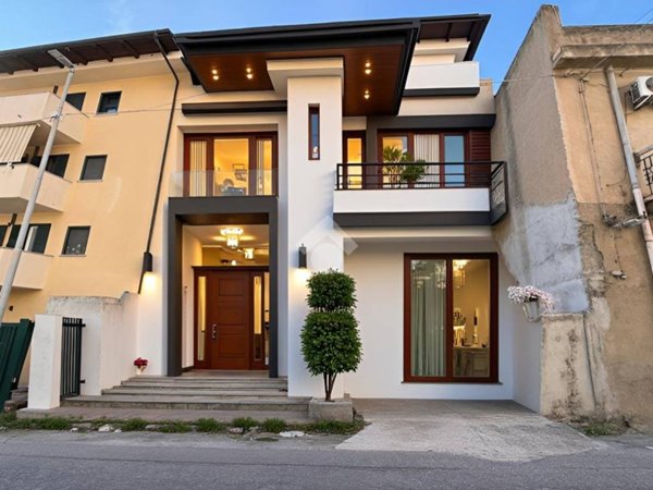 casa indipendente in vendita a Reggio di Calabria in zona Eremo