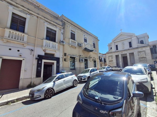 locale commerciale in vendita a Reggio di Calabria in zona Centro Storico