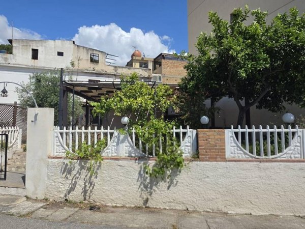 negozio in vendita a Reggio di Calabria in zona Eremo