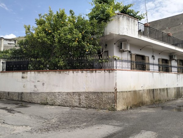 casa indipendente in vendita a Reggio di Calabria in zona Pellaro
