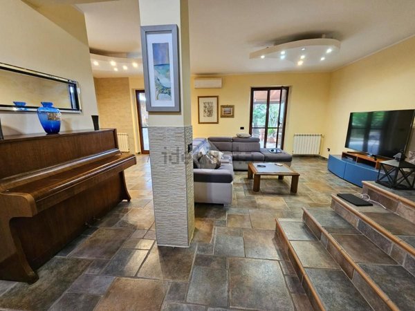 casa indipendente in vendita a Reggio di Calabria in zona Gallico Superiore