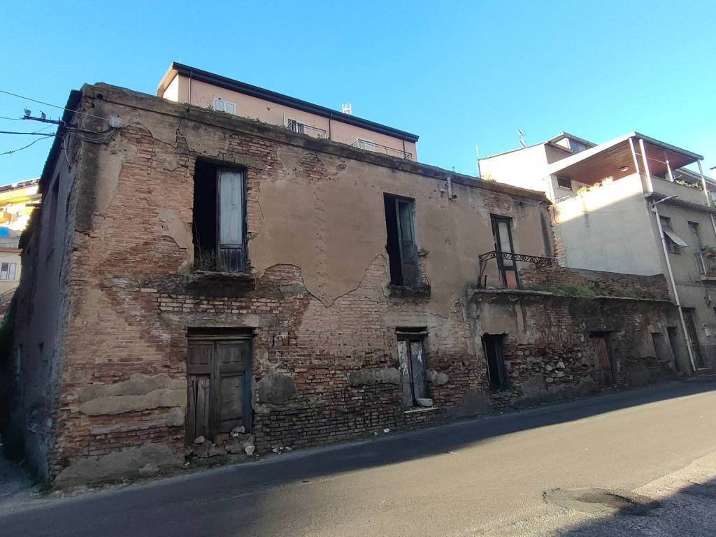 intera palazzina in vendita a Reggio di Calabria in zona Spirito Santo