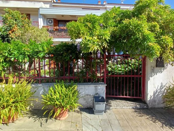 casa indipendente in vendita a Reggio di Calabria in zona Catona