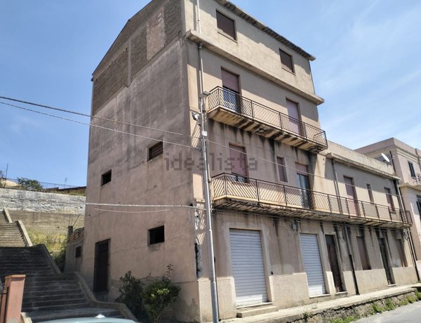 appartamento in vendita a Reggio di Calabria in zona Catona