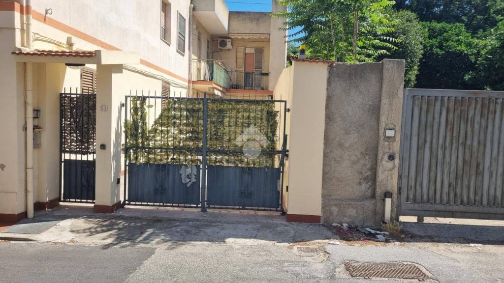 appartamento in vendita a Reggio di Calabria in zona Catona
