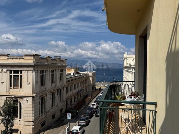 appartamento in vendita a Reggio di Calabria in zona Centro Storico
