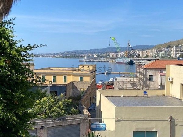 appartamento in vendita a Reggio di Calabria in zona Centro Storico