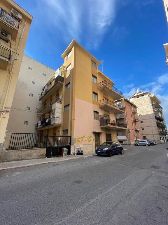 appartamento in vendita a Reggio di Calabria in zona Sbarre