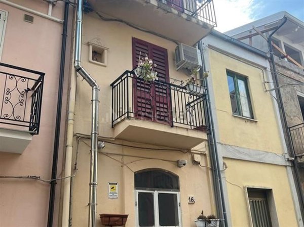 casa indipendente in vendita a Reggio di Calabria in zona Gallico Marina