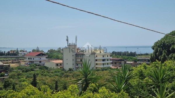 appartamento in vendita a Reggio di Calabria in zona Catona