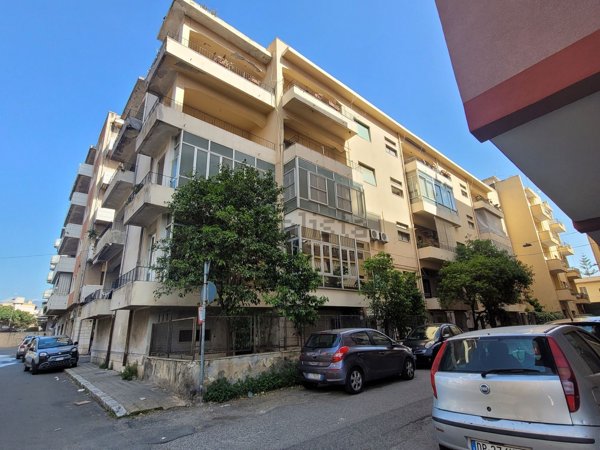 appartamento in vendita a Reggio di Calabria in zona Sbarre
