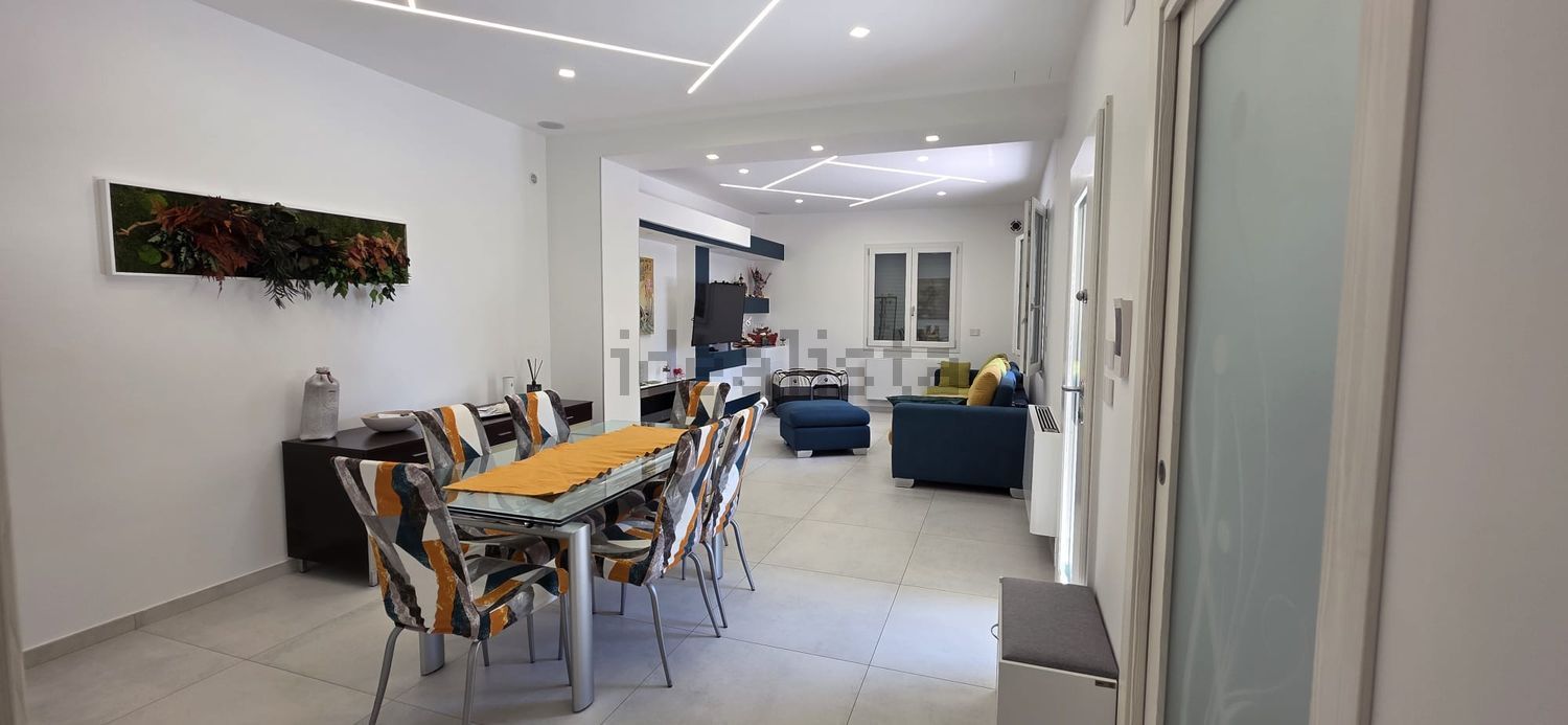 casa indipendente in vendita a Reggio di Calabria in zona Sant'Elia di Condera