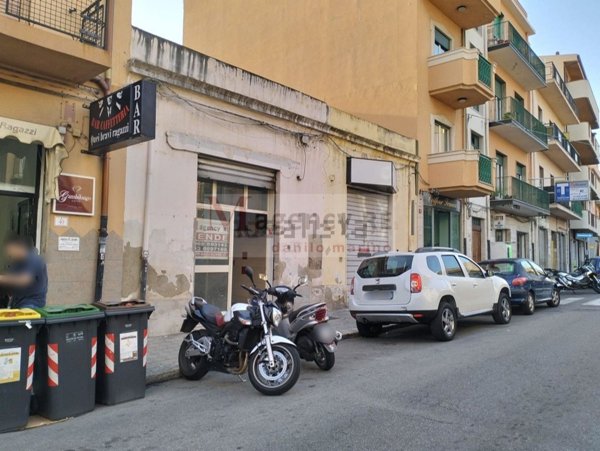 locale commerciale in vendita a Reggio di Calabria in zona Sbarre
