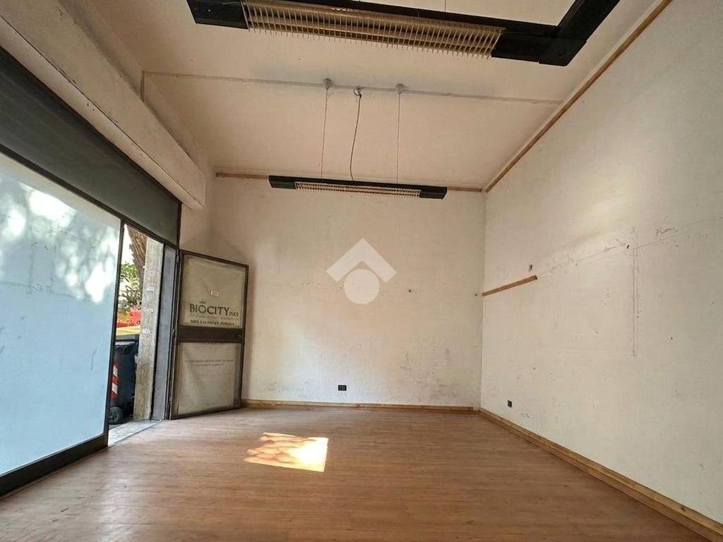 negozio in vendita a Reggio di Calabria in zona Centro Storico