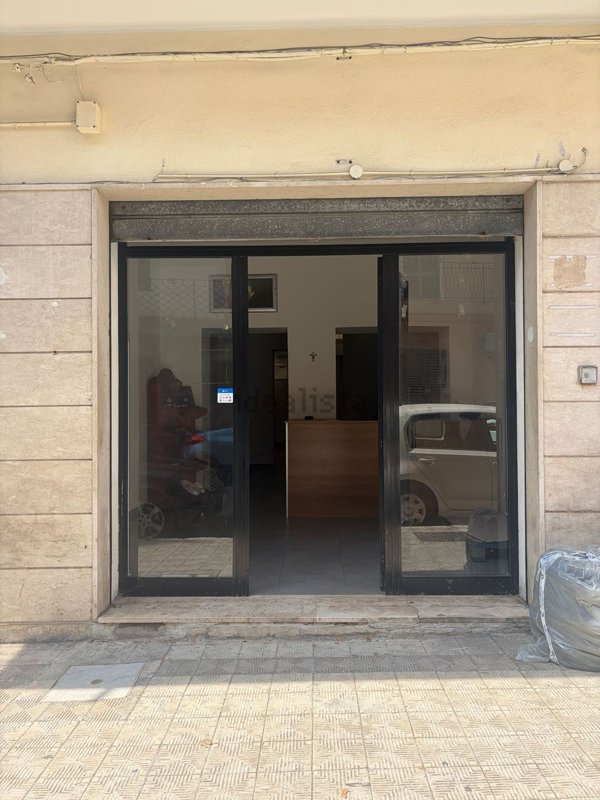 esavano in vendita a Reggio di Calabria in zona Stadio
