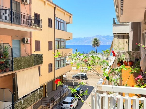 appartamento in vendita a Reggio di Calabria in zona Gebbione