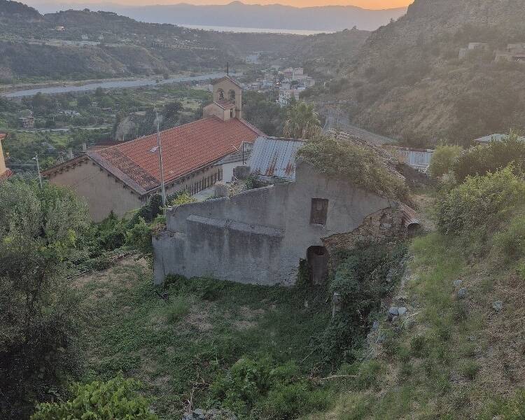 rudere in vendita a Reggio di Calabria in zona Archi