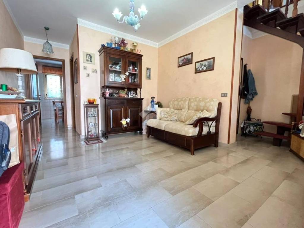appartamento in vendita a Reggio di Calabria in zona Sbarre