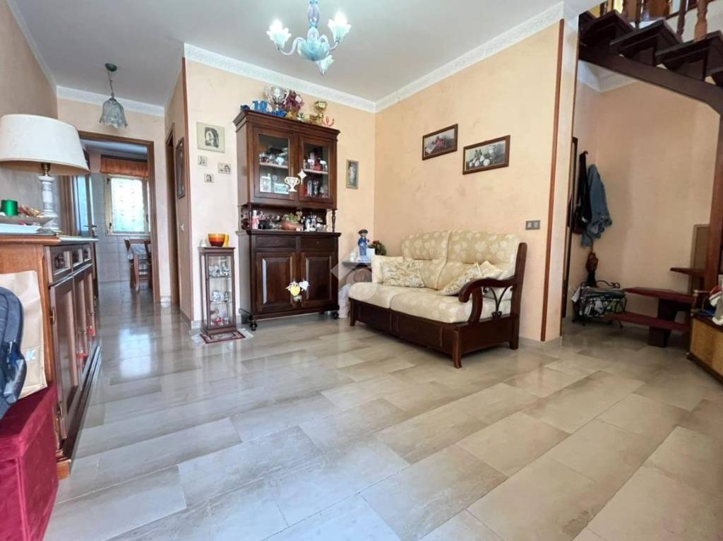 appartamento in vendita a Reggio di Calabria in zona Sbarre