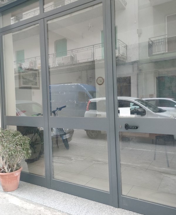 locale di sgombero in vendita a Reggio di Calabria