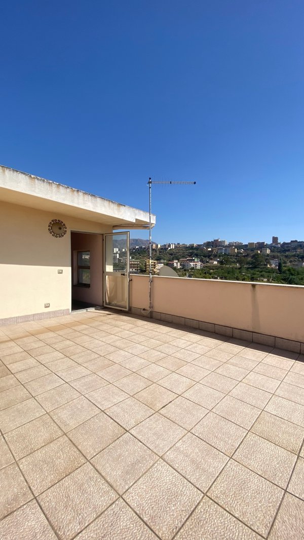 trivano in vendita a Reggio di Calabria in zona Spirito Santo