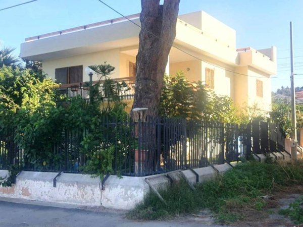 casa indipendente in vendita a Reggio di Calabria in zona Pellaro