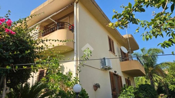 casa indipendente in vendita a Reggio di Calabria in zona Gallico Superiore