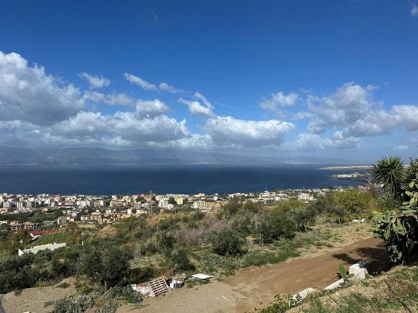 terreno in vendita a Reggio di Calabria in zona Armo