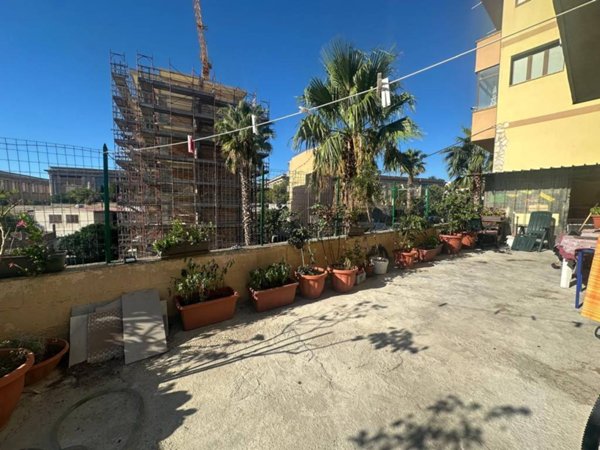 intera palazzina in vendita a Reggio di Calabria in zona Modena