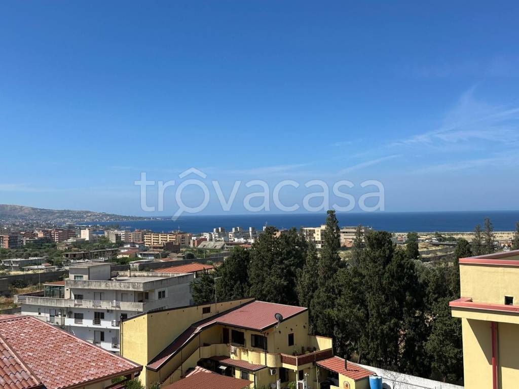 appartamento in vendita a Reggio di Calabria in zona Sbarre
