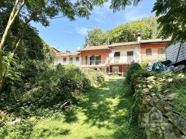 casa indipendente in vendita ad Aramengo in zona Valore