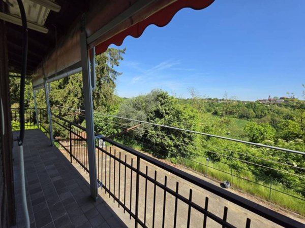 casa indipendente in vendita ad Aramengo