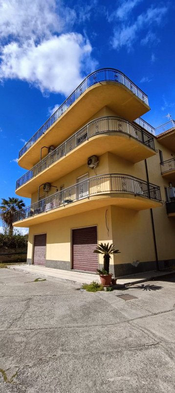 casa indipendente in vendita a Roccella Ionica