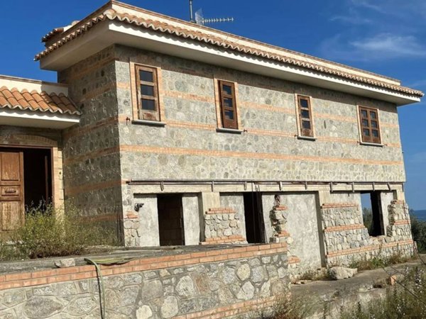 casa indipendente in vendita a Roccella Ionica