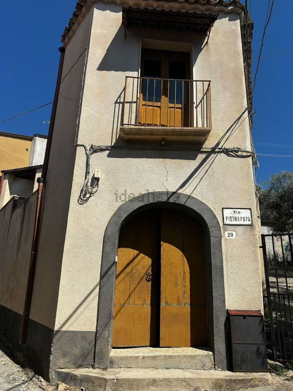 pentavano in vendita a Roccella Ionica